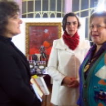 A escritoras Helena Ferreira e Thaís Matarazzo com Rosilda Portas.